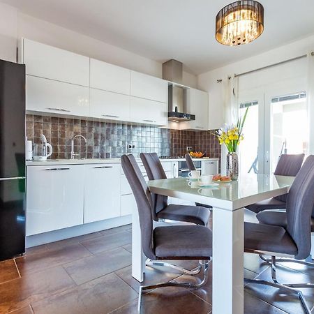 Rs Two Bedroom Apartment Sukošan المظهر الخارجي الصورة